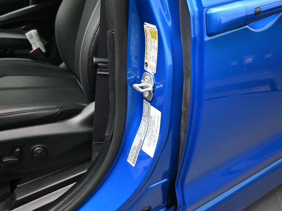 Blue Chrysler Pacifica image number 13