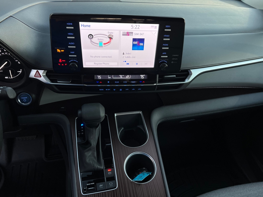 Used 2024 Toyota Sienna Hybrid LE - BraunAbility Rear Entry Entry Fold Out Manual Ramp