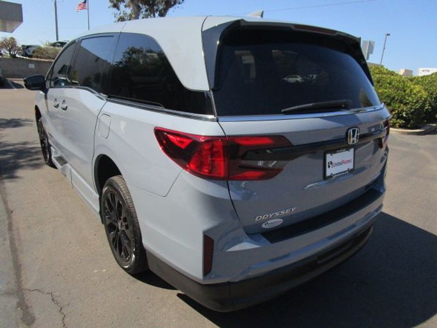 New 2025 Honda Odyssey Sport - BraunAbility Side Entry Entry In Floor Automatic Ramp