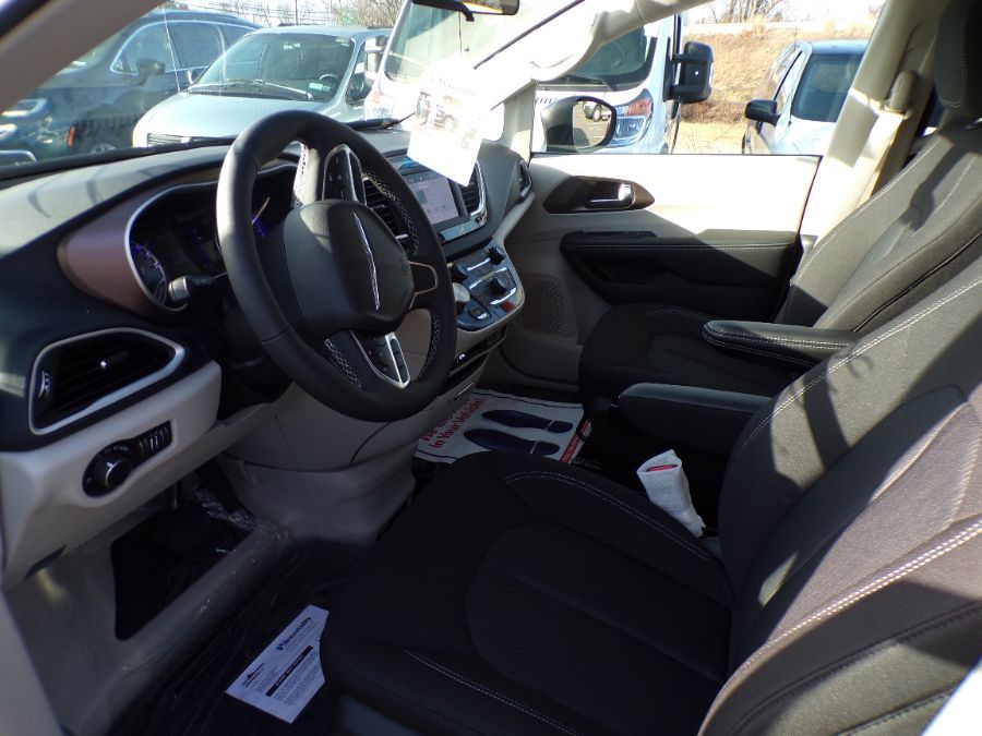 2022 CHRYSLER VOYAGER - Image 6