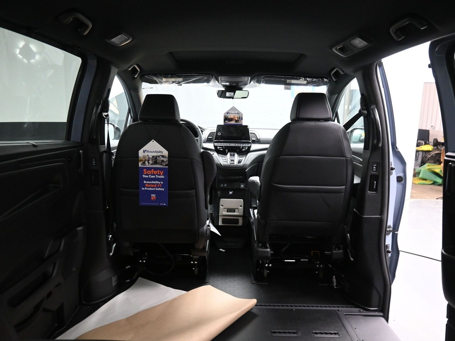 New 2026 Honda Odyssey Sport - BraunAbility Side Entry Entry In Floor Automatic Ramp