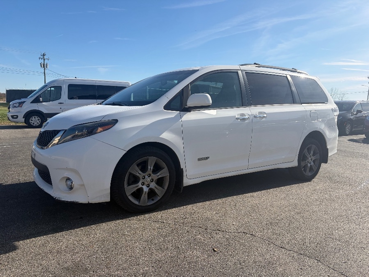 2015 TOYOTA SIENNA - Image 3