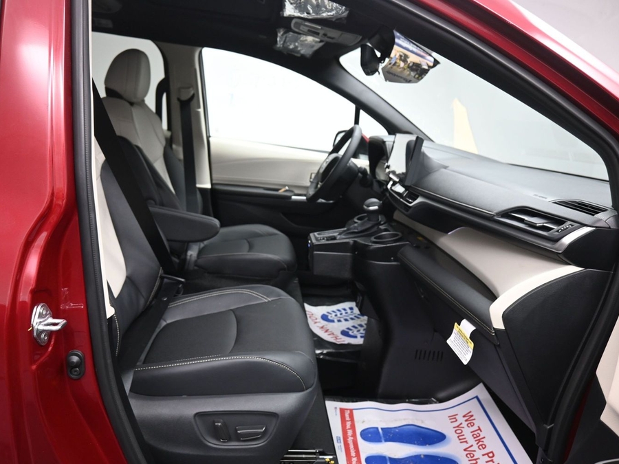 New 2026 Toyota Sienna Hybrid Limited - BraunAbility Side Entry In Floor Automatic Ramp