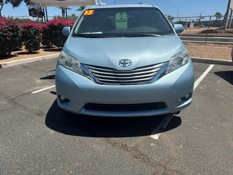 Used 2015 Toyota Sienna XLE - BraunAbility Side Entry Fold Out Automatic Ramp