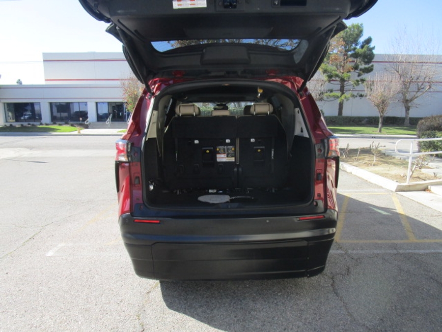 Used 2022 Toyota Sienna Hybrid XLE - VMI Side Entry Entry In Floor Automatic Ramp