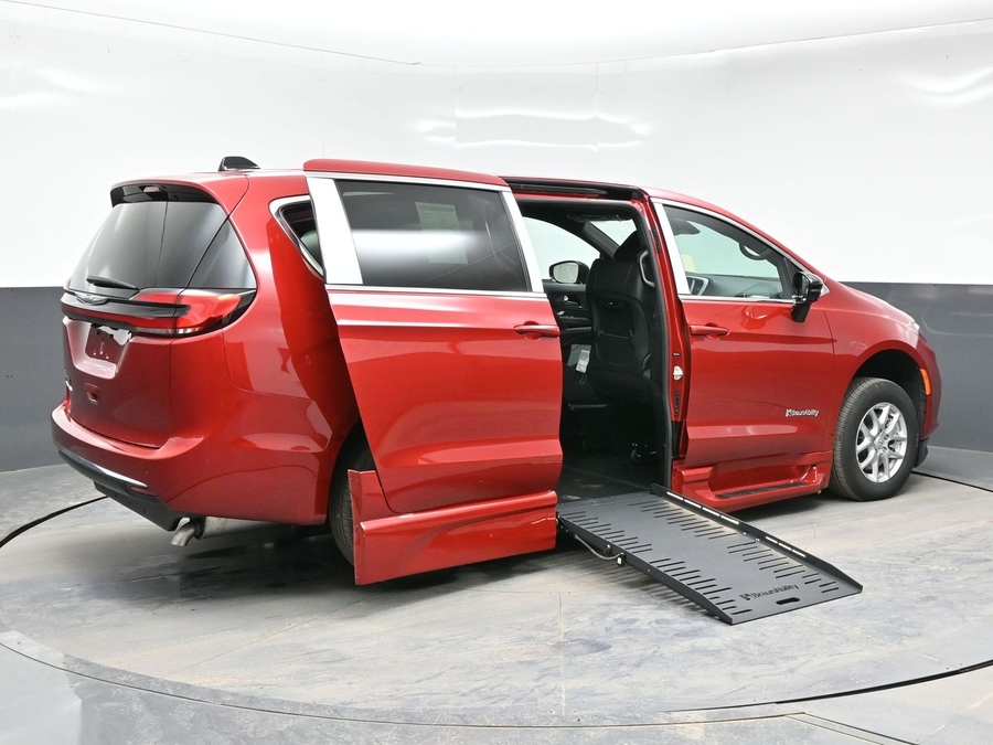 Red Chrysler Pacifica image number 6