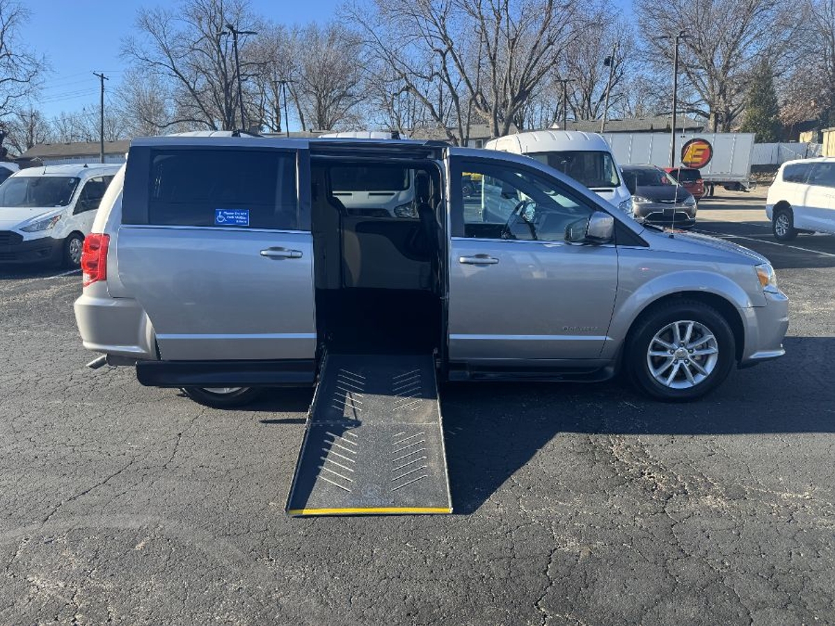 2020 Dodge Grand Caravan SXT's photo