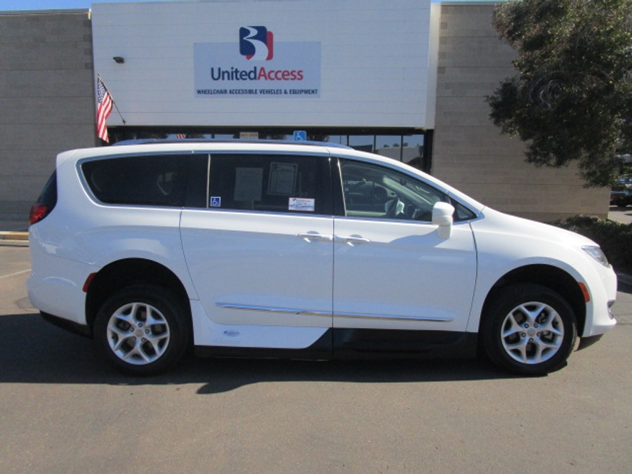 Used 2018 Chrysler Pacifica Touring L - VMI Side Entry Entry In Floor Automatic Ramp