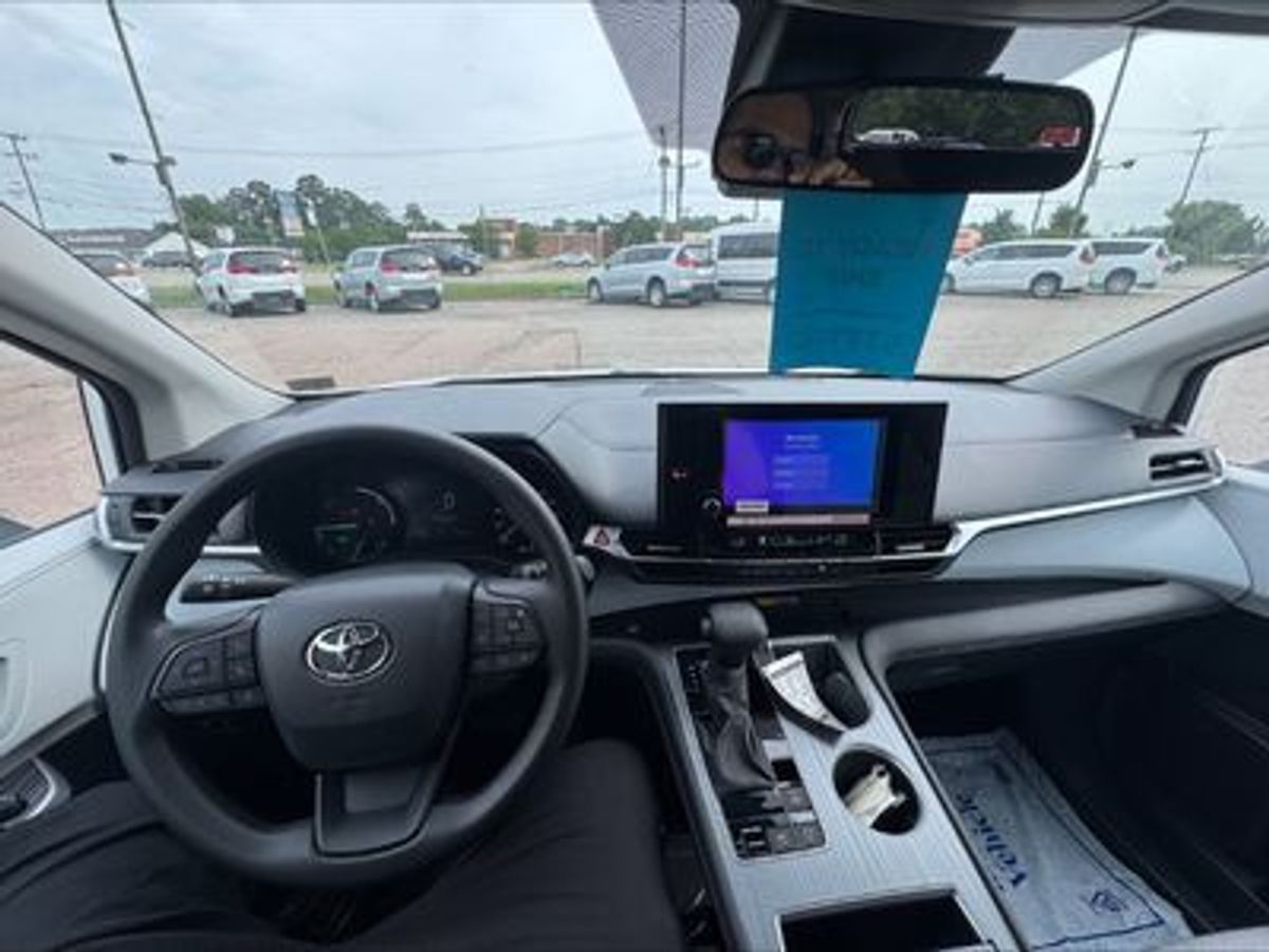 2024 TOYOTA SIENNA - Image 6