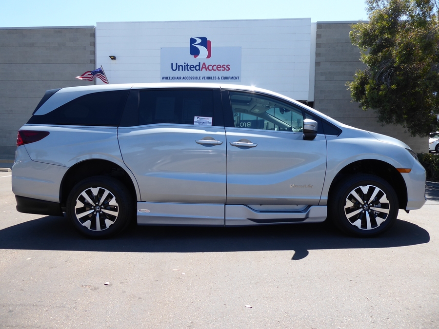 New 2026 Honda Odyssey EX-L - BraunAbility Side Entry In Floor Automatic Ramp