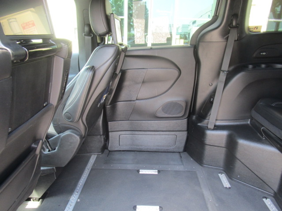 Used 2023 Chrysler Pacifica Touring L - VMI Side Entry Entry In Floor Automatic Ramp