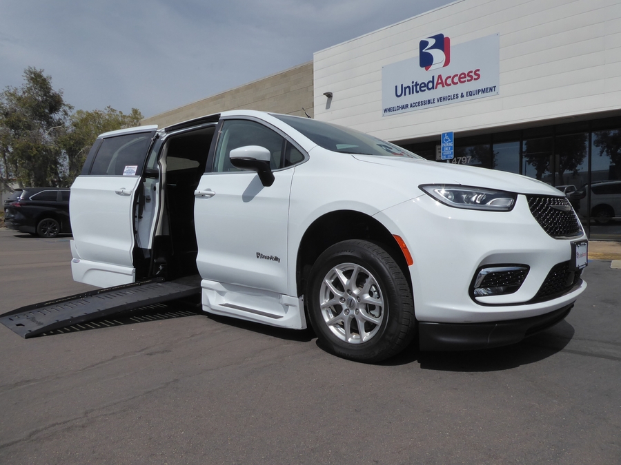 Used 2023 Chrysler Pacifica Touring L - BraunAbility Side Entry Fold Out Automatic Ramp