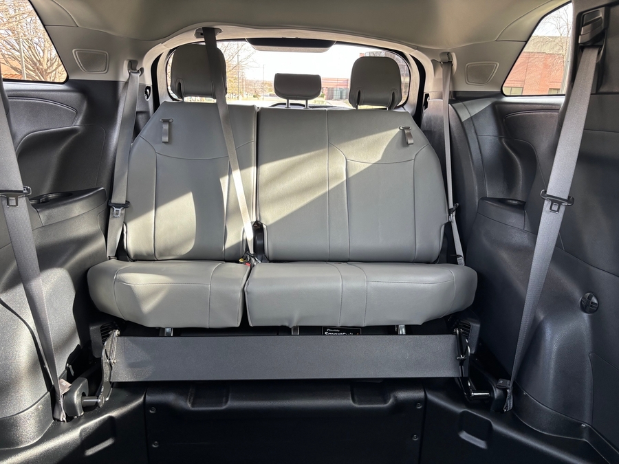 Used 2025 Toyota Sienna Hybrid XLE Base - BraunAbility Side Entry Entry In Floor Automatic Ramp