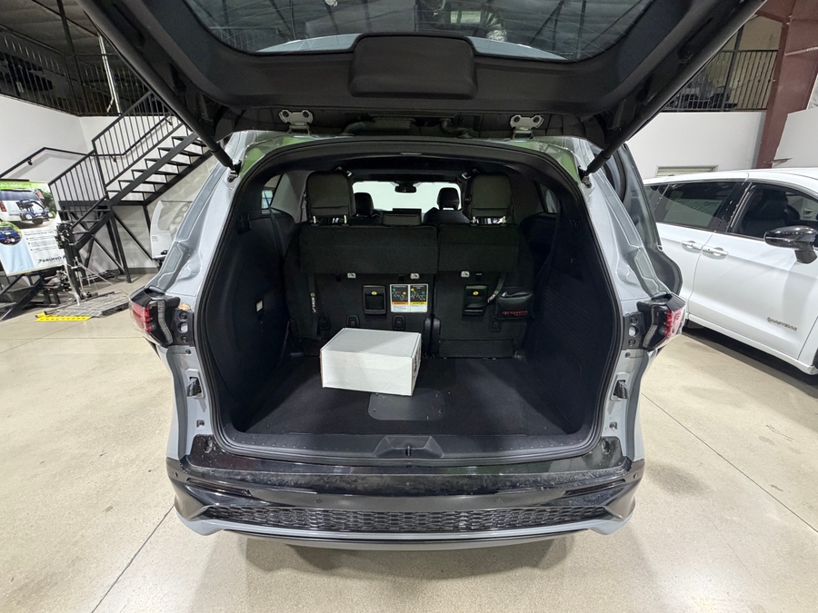 2025 Toyota Sienna XSE - Photo 7