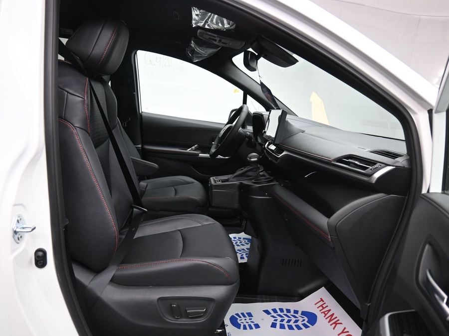 New 2026 Toyota Sienna Hybrid XSE Sport - BraunAbility Side Entry Entry In Floor Automatic Ramp