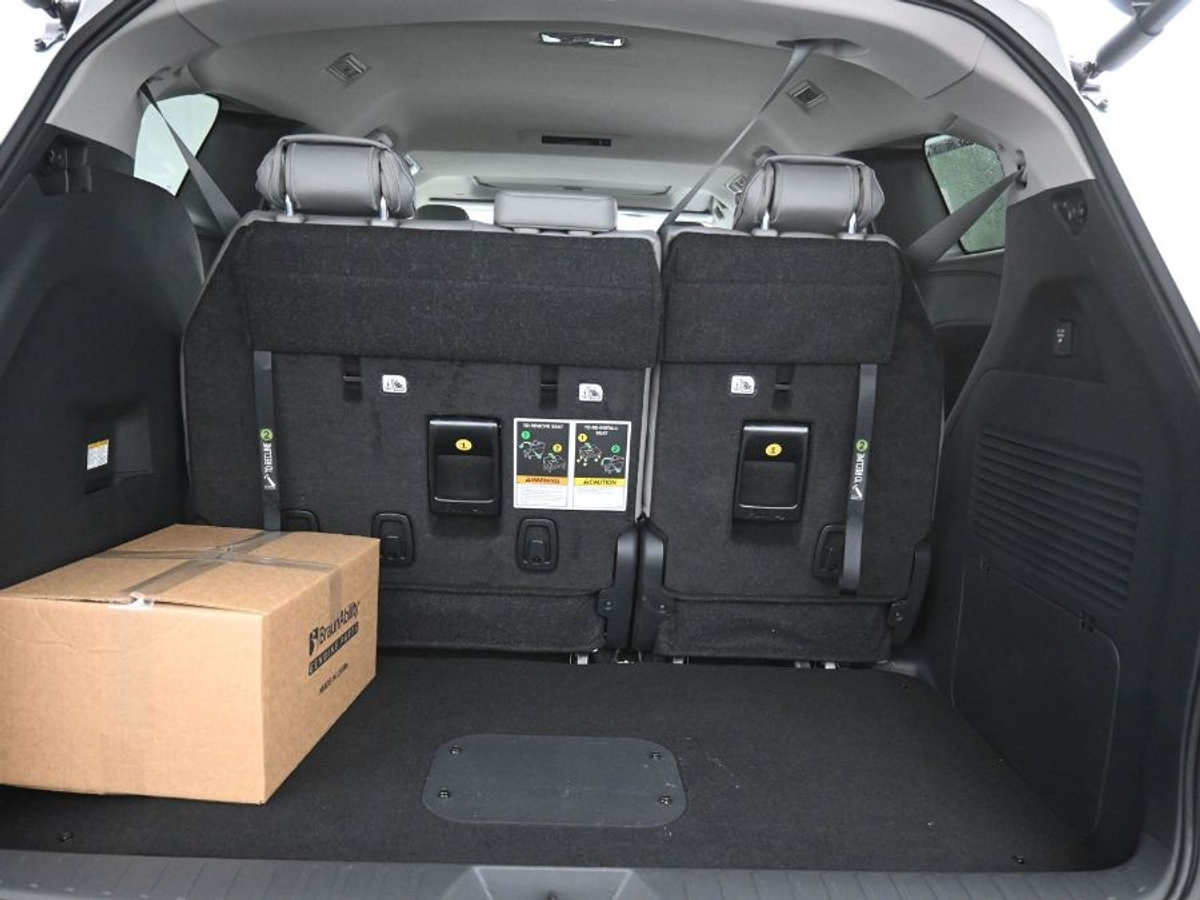 2025 TOYOTA SIENNA - Image 14
