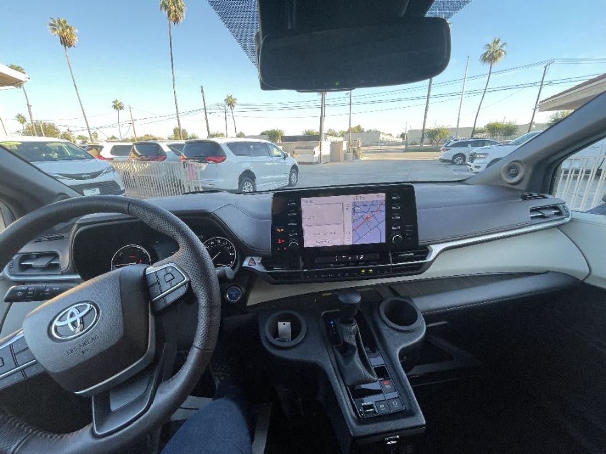 2023 TOYOTA SIENNA - Image 12