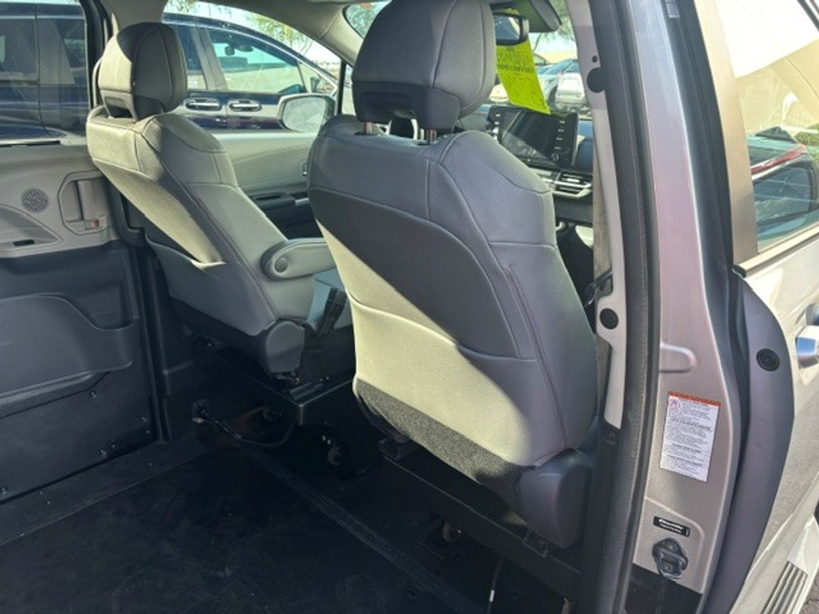 Used 2021 Toyota Sienna Hybrid XLE - BraunAbility Side Entry Fold Out Automatic Ramp