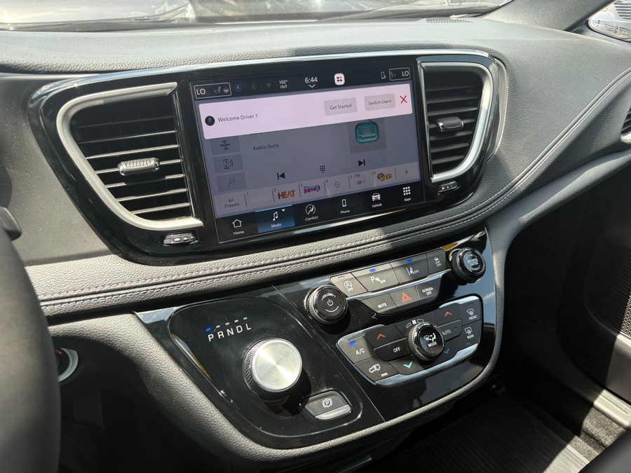 2026 Chrysler Pacifica Select - Photo 8