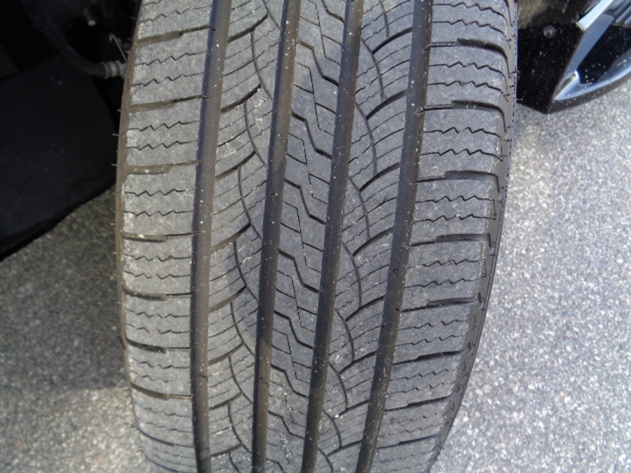 Used 2024 Toyota Sienna Hybrid LE - BraunAbility Side Entry Entry Fold Out Automatic Ramp