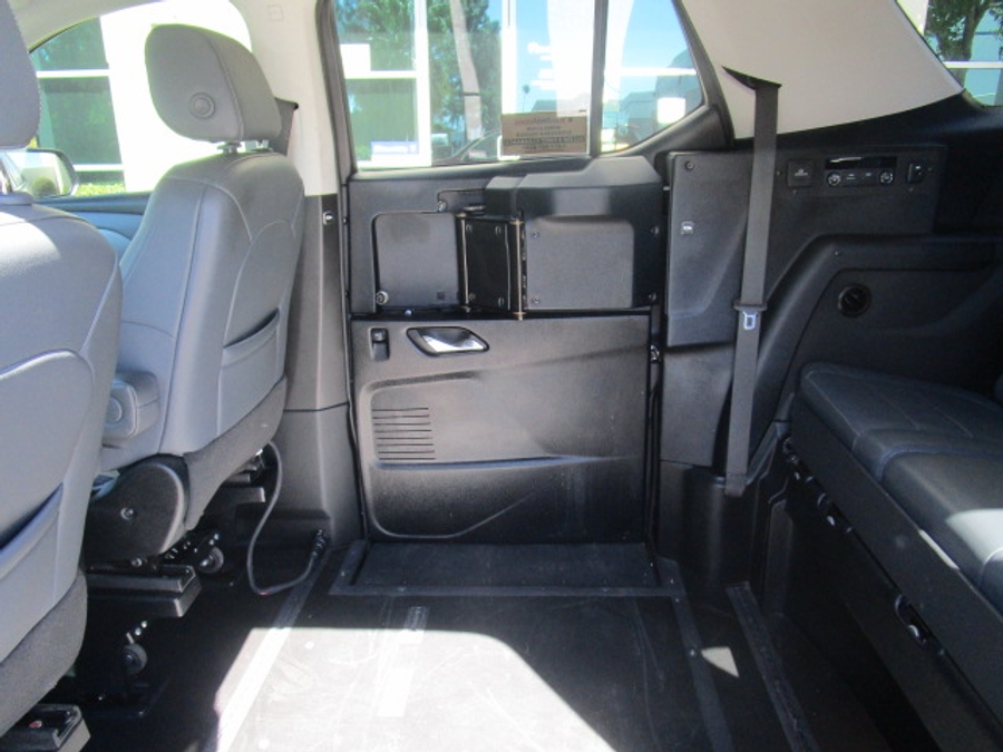 Used 2021 Chevrolet Traverse 3LT - BraunAbility Side Entry In Floor Automatic Ramp
