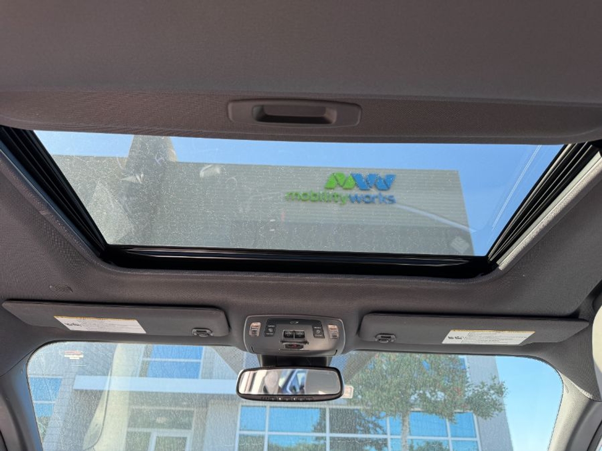 2023 TOYOTA SIENNA - Image 15