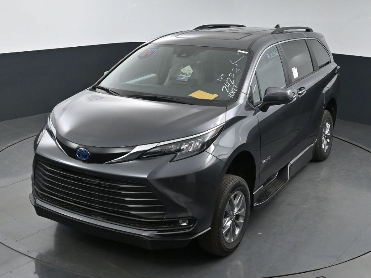 2025 TOYOTA SIENNA - Image 23