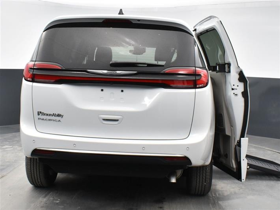 Used 2024 Chrysler Pacifica Touring L - BraunAbility Side Entry In Floor Automatic Ramp