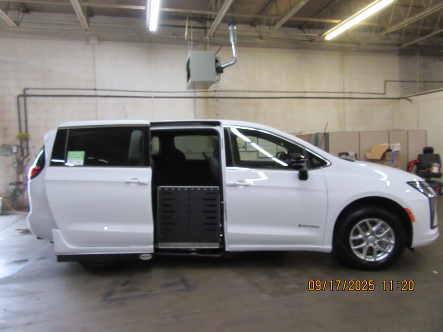 2027 Chrysler Pacifica Select - Photo 20