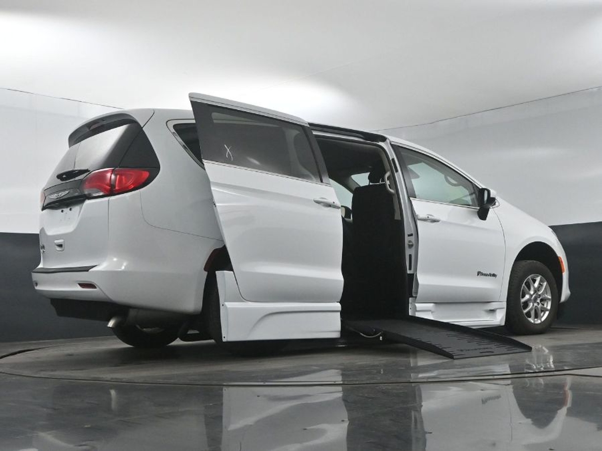 2023 CHRYSLER VOYAGER - Image 22