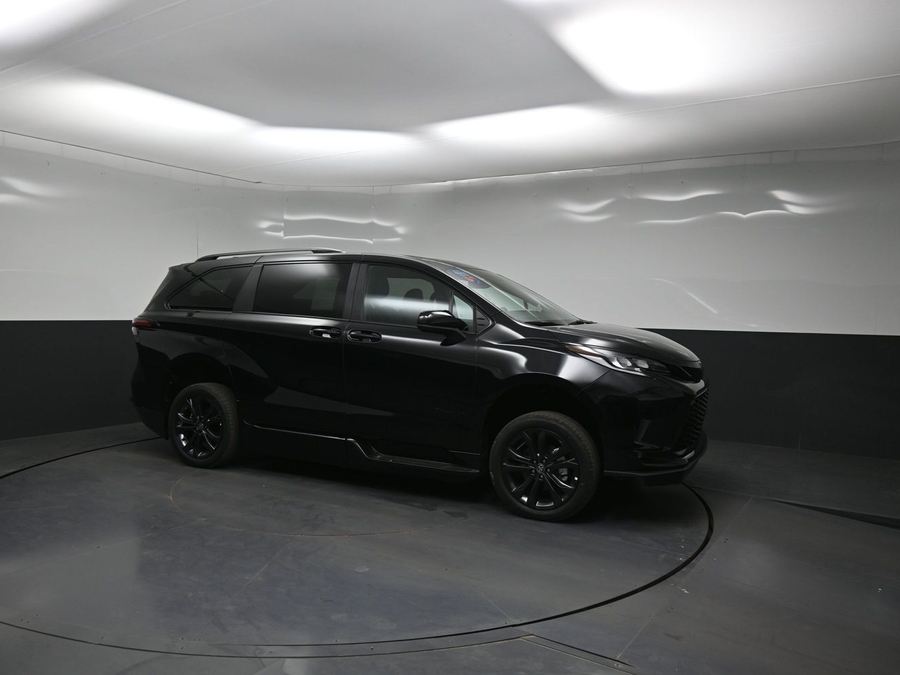 New 2026 Toyota Sienna Hybrid XSE Sport - BraunAbility Side Entry Fold Out Automatic Ramp