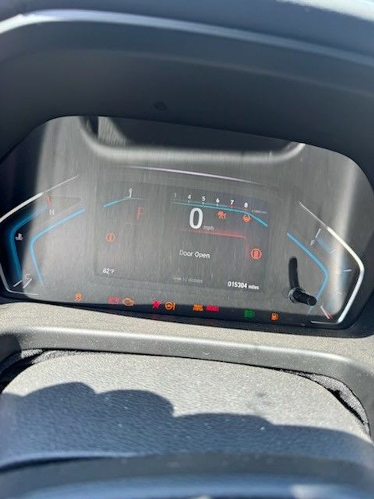 Red Honda Odyssey image number 9