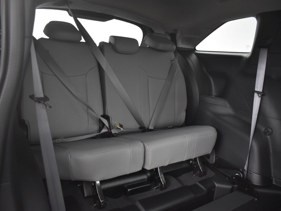 New 2025 Toyota Sienna Hybrid XLE Plus - BraunAbility Side Entry Entry In Floor Automatic Ramp
