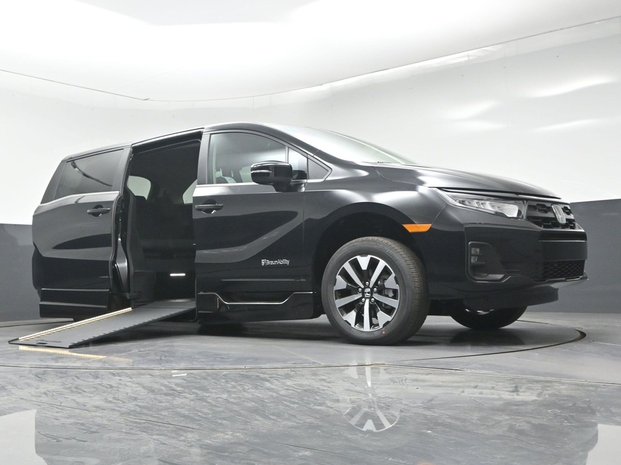 Black Honda Odyssey image number 16