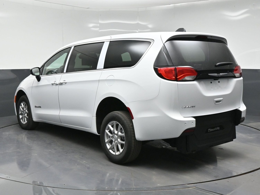 New 2026 Chrysler Voyager LX - BraunAbility Rear Entry Fold Out Manual Ramp