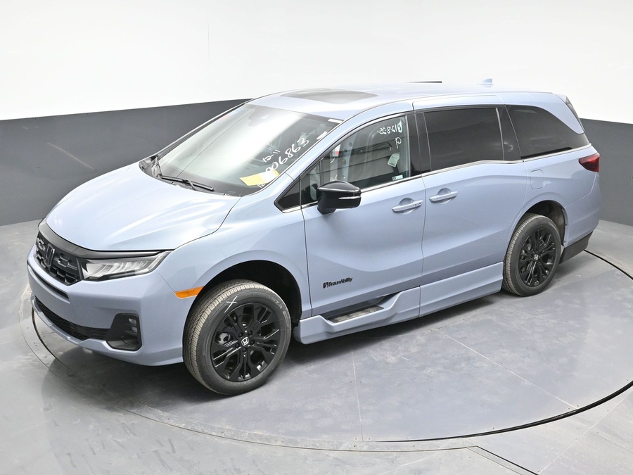 New 2026 Honda Odyssey Sport - BraunAbility Side Entry In Floor Automatic Ramp
