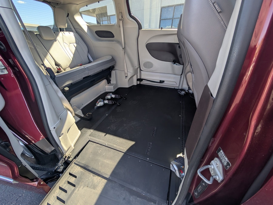 Used 2017 Chrysler Pacifica Touring L - BraunAbility Side Entry In Floor Automatic Ramp