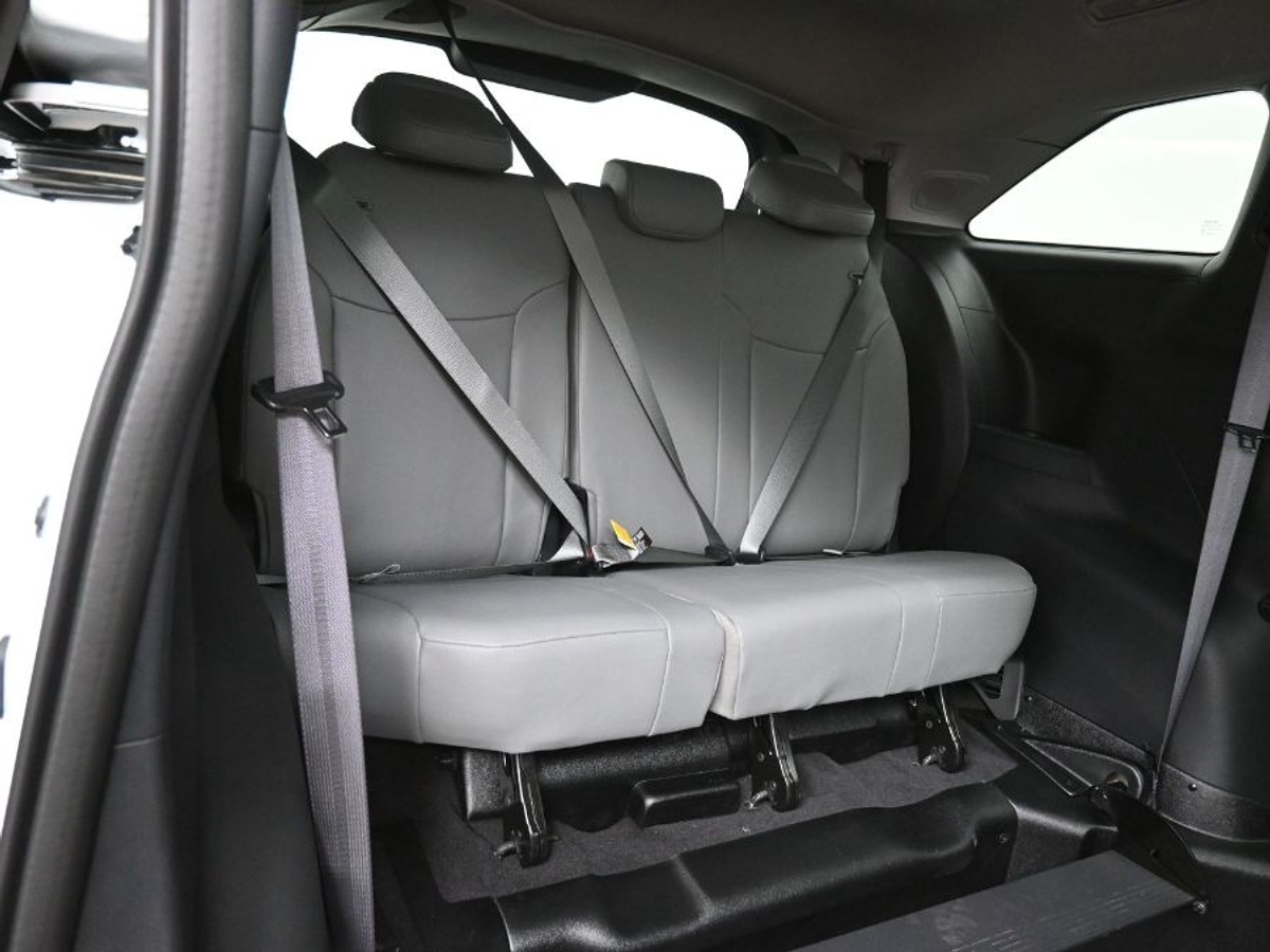 2025 TOYOTA SIENNA - Image 10
