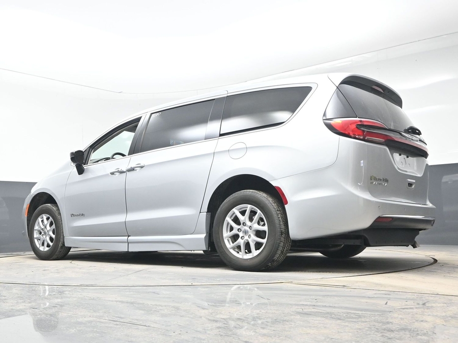 Used 2024 Chrysler Pacifica Touring L - BraunAbility Side Entry Entry Fold Out Automatic Ramp