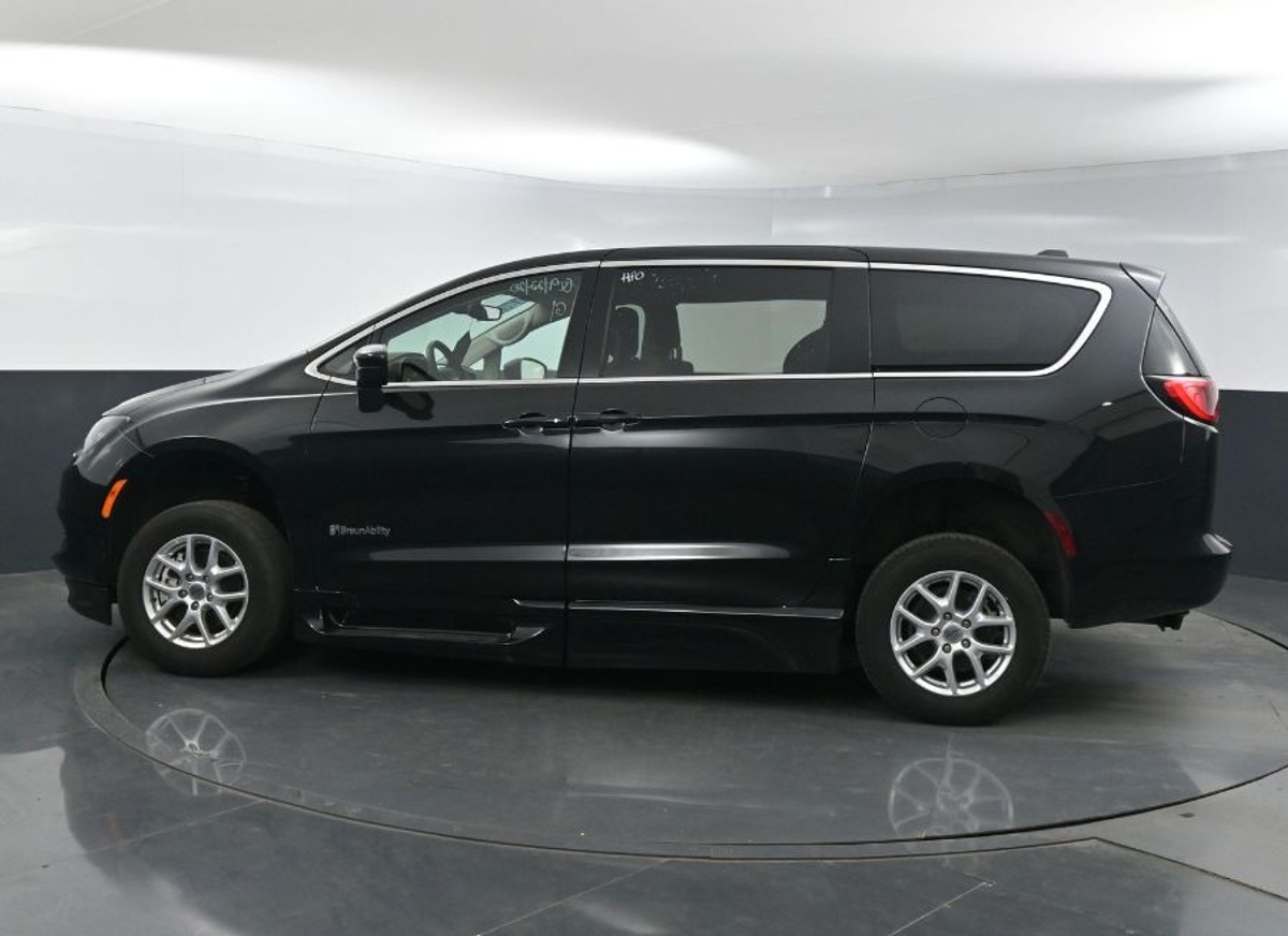 2023 CHRYSLER VOYAGER - Image 4