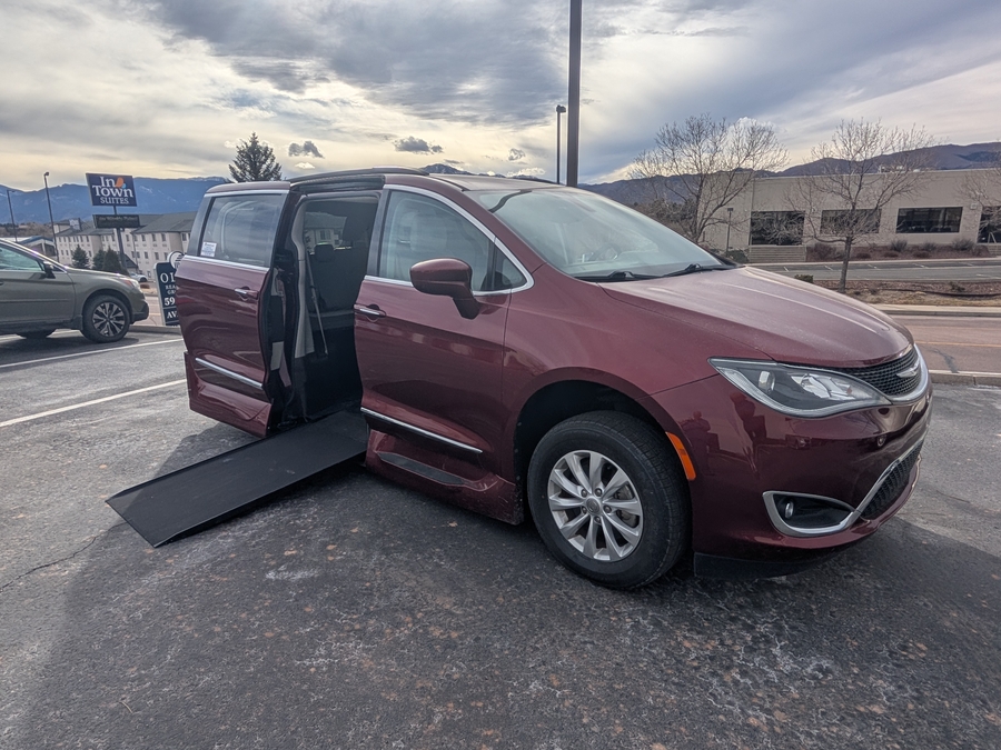 Used 2017 Chrysler Pacifica Touring-L - VMI Side Entry Entry In Floor Automatic Ramp