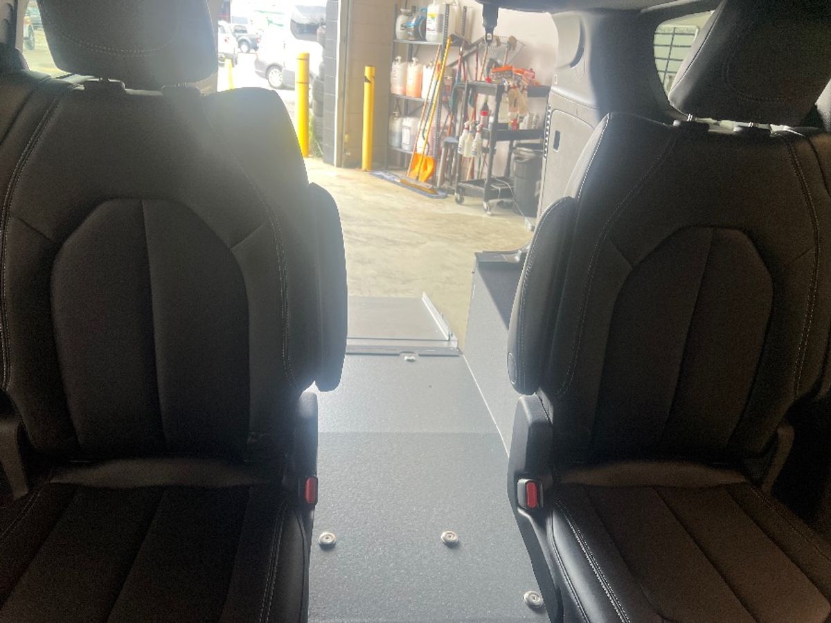 2025 CHRYSLER PACIFICA - Image 17