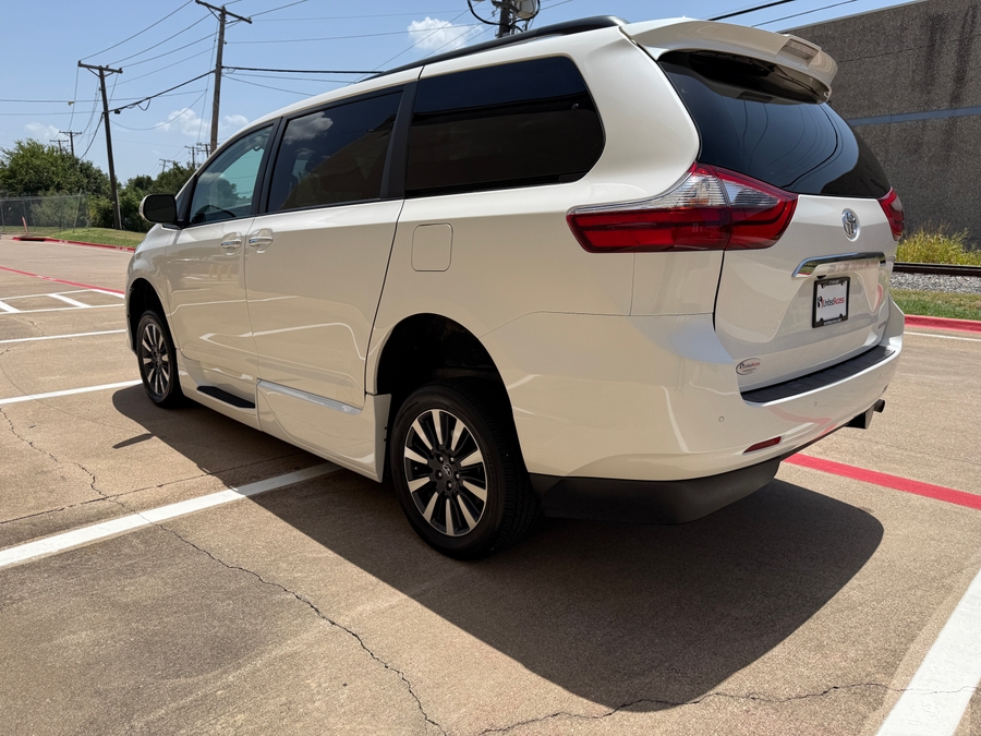 Used 2020 Toyota Sienna Limited - VMI Side Entry In Floor Automatic Ramp