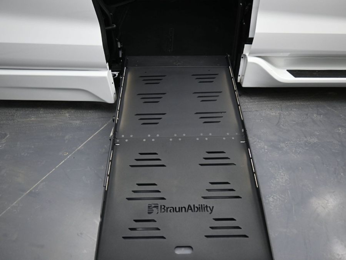 2025 TOYOTA SIENNA - Image 20