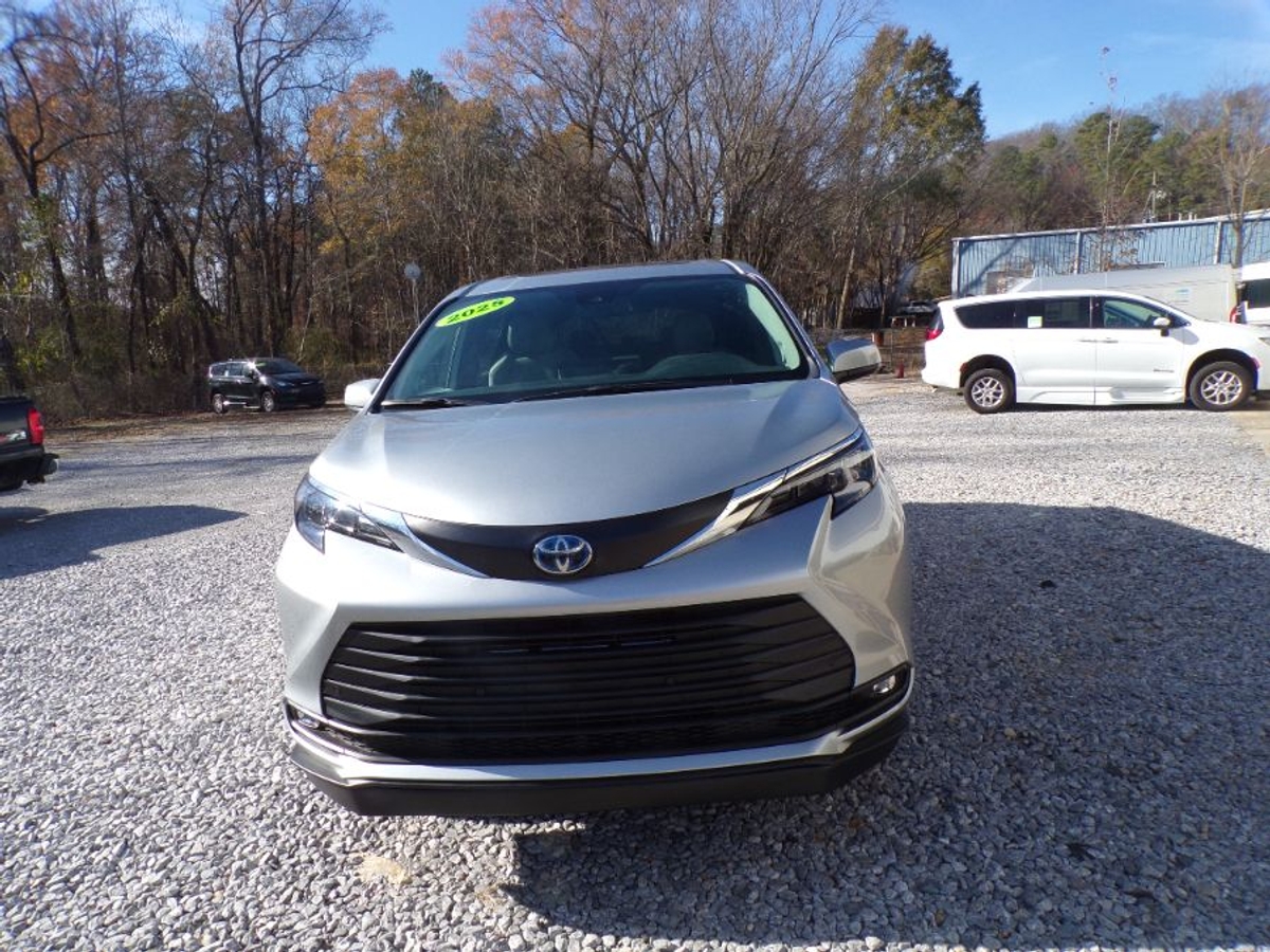 2025 TOYOTA SIENNA - Image 4