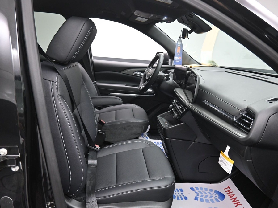 New 2026 Chevrolet Traverse 1LT - BraunAbility Side Entry In Floor Automatic Ramp