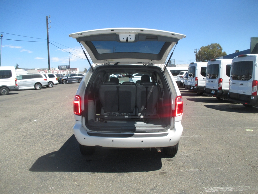 2005 Dodge Grand Caravan SE - Photo 8