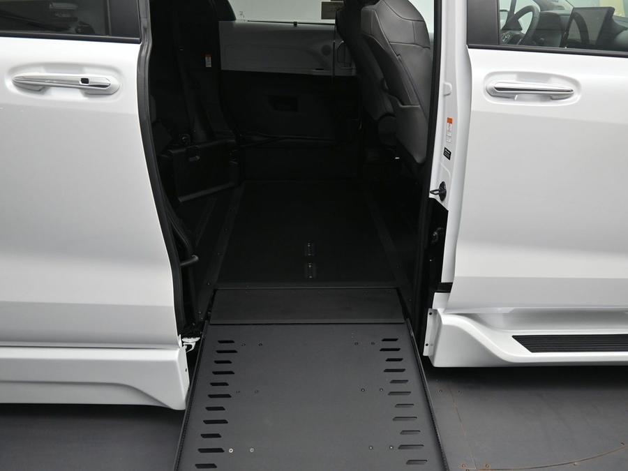 New 2026 Toyota Sienna Hybrid XLE Add - BraunAbility Side Entry In Floor Automatic Ramp