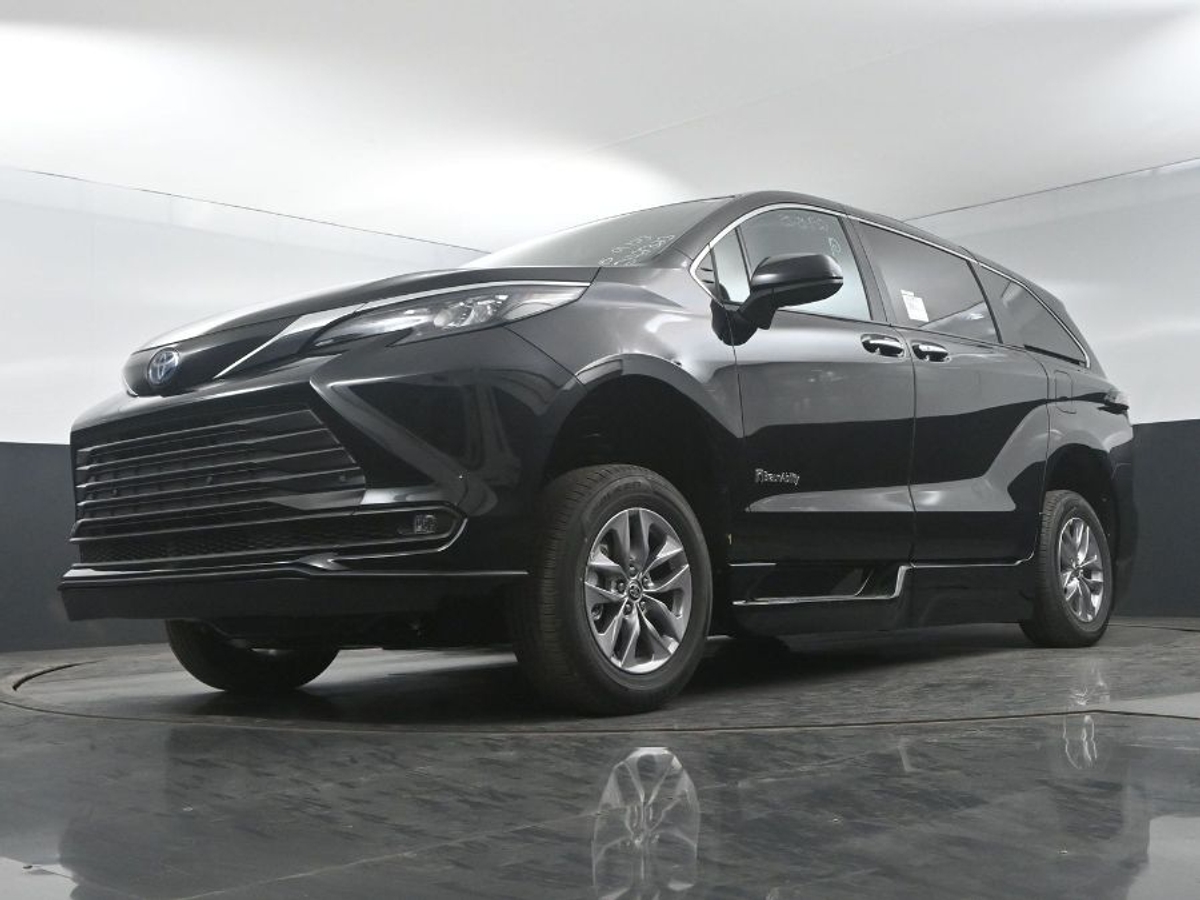 2025 TOYOTA SIENNA - Image 20