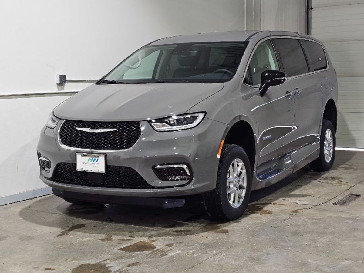 2024 CHRYSLER PACIFICA - Image 8